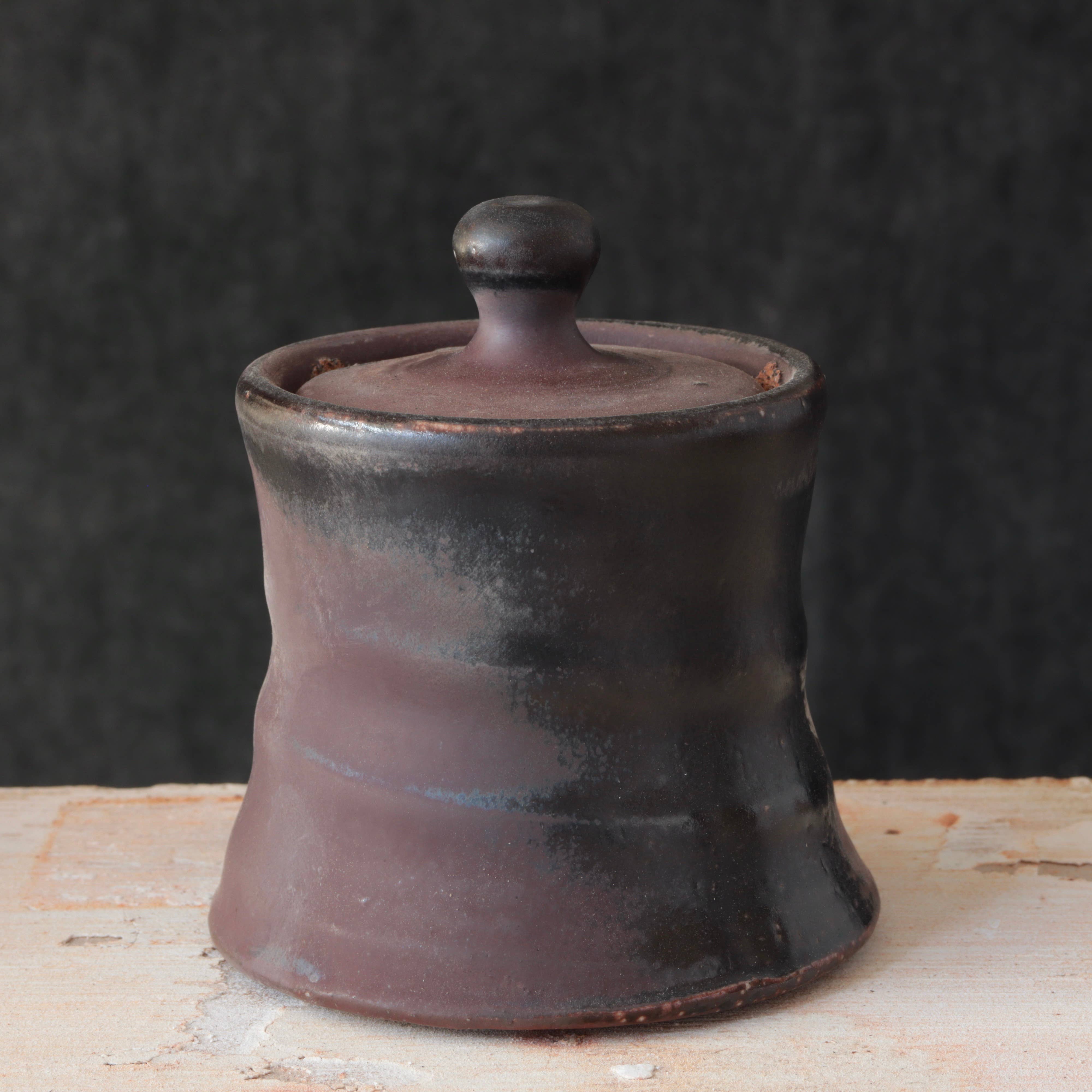 Matt Fishman Pottery - Vente Pots - Pots à sucre en forme de sablier cuits au soda foncé6