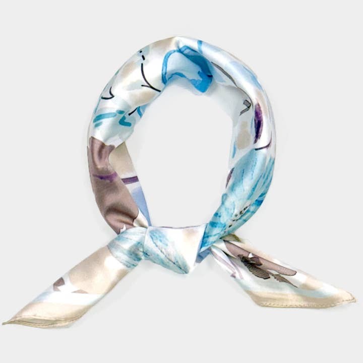 Foulard carré en satin soyeux imprimé à fleurs vintage pour la vente par Sensibling Corp.