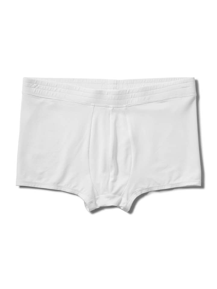 Short Trunk '25 Wavy White for wholesale by Pond