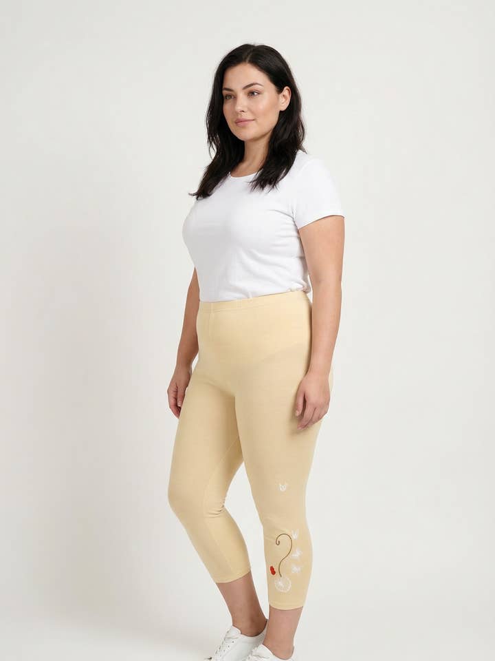 Beige grote maat legging met vlinderborduursel (B028) voor wholesale door Pomme Rouge Paris