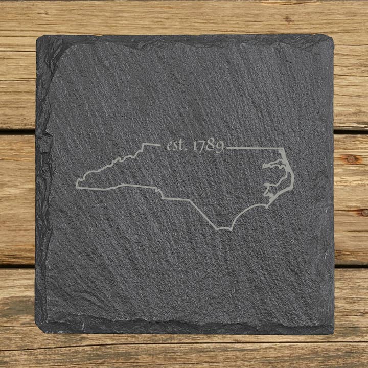 North Carolina Skifer Bordskåner – 16 Designmuligheder - 4" for engroshandel hos Beach, Cats & Wine