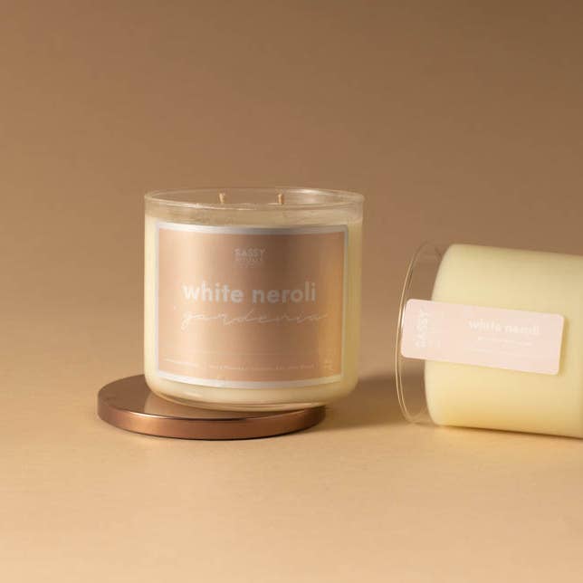 Bougie de soja à la noix de coco et au néroli blanc pour la vente par Sassy Rituals LLC