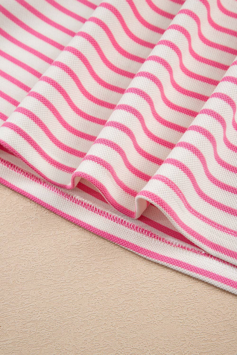 PRETTY BASH – Engroshandel Top- og nederdelsæt - Dame – Stribet V-hals Pullover med Krave og Skort Sæt23