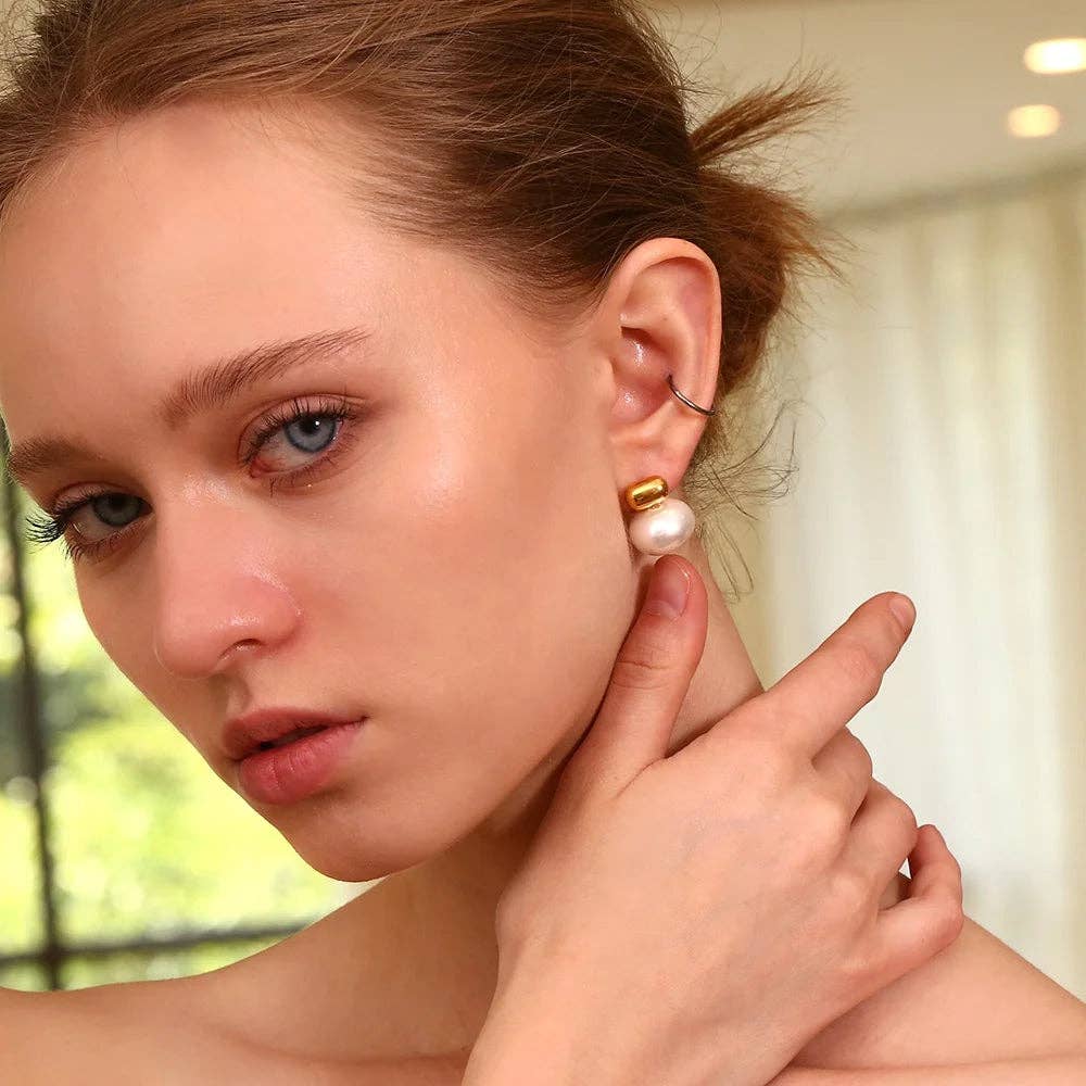 Twine and Love - Wholesale Stud/Post Earrings - Pearl Gold Stud Earrings1