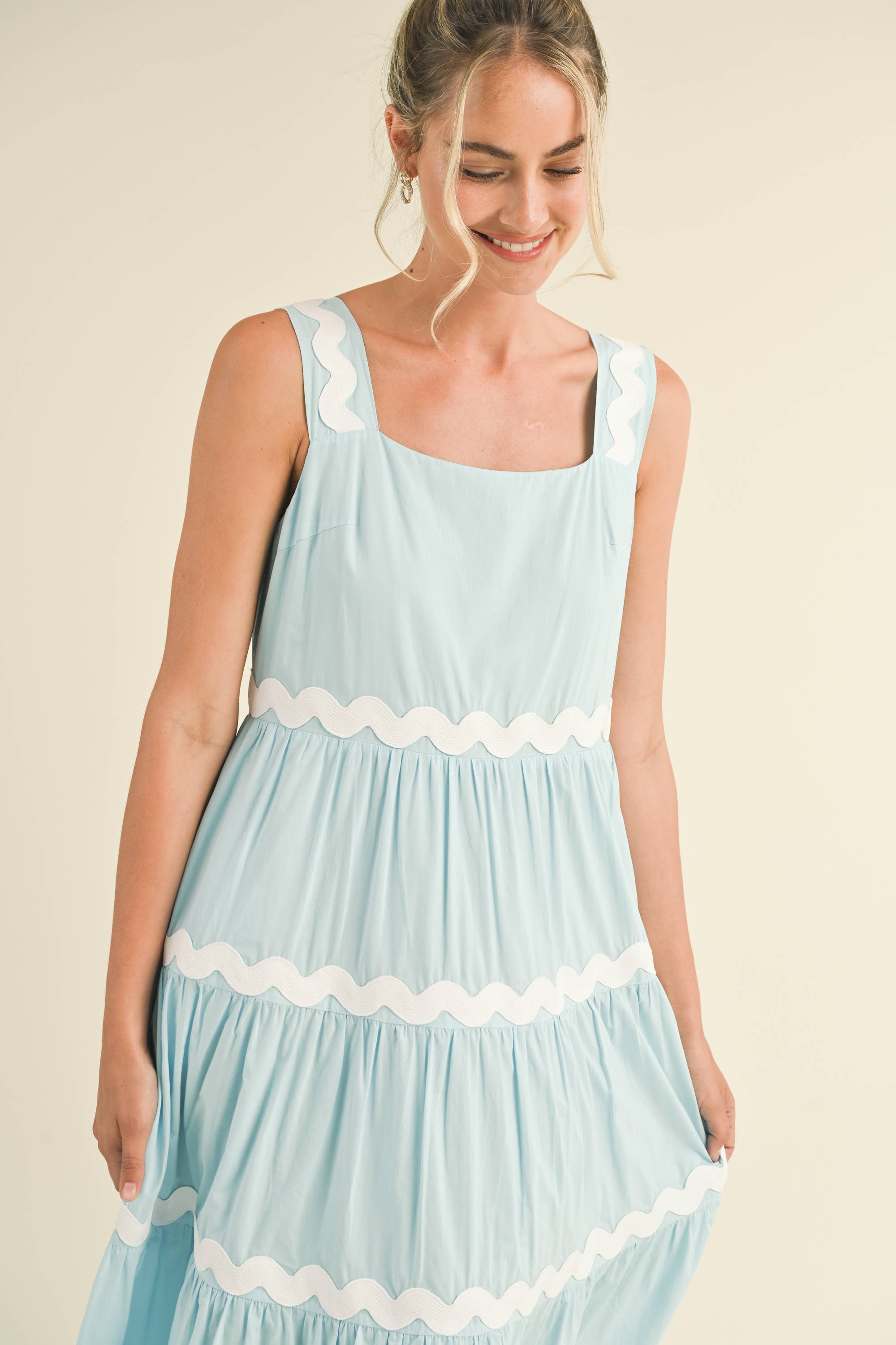 &MERCI - Wholesale Dress - Women's - TIERED RIC RAC TRIM MIDI DRESS MDR307412