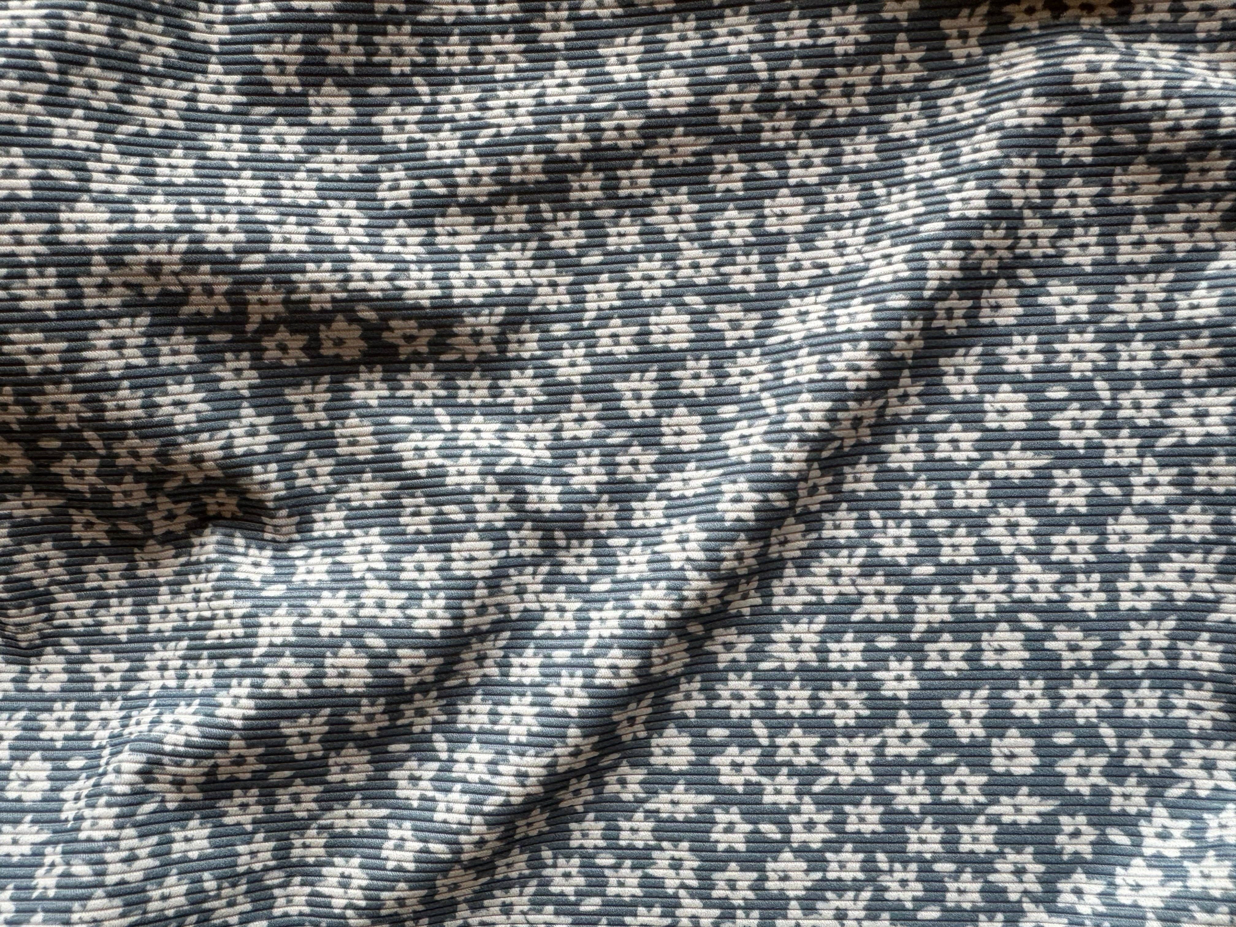 LainSnow - Wholesale Swim Shorts - Kids - Mini Ro Trunks- Babys Breath1