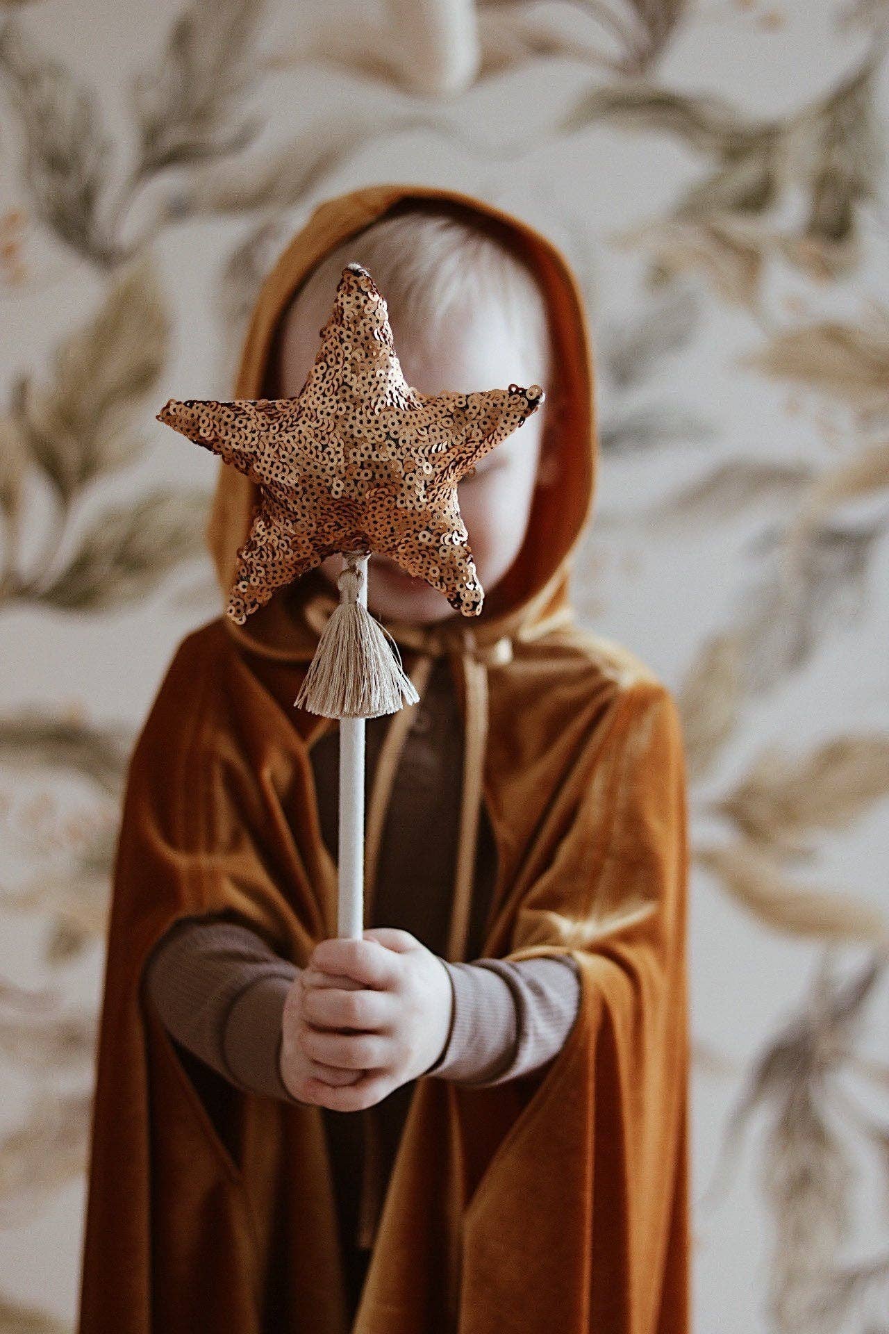 Moi Mili - Wholesale Cape - Kids - “Little Gold Riding Hood” Magic Cape5