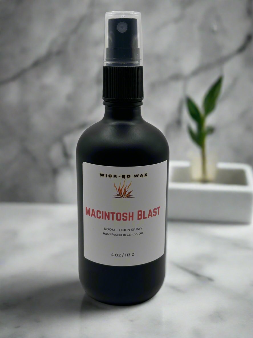Wick-ed Wax Candles – wholesale Air freshener – Macintosh Blast 4 oz Room + Linen Spray - Macintosh Apple0