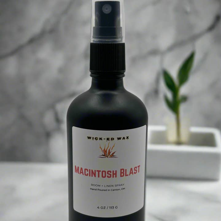 Wick-ed Wax Candles – wholesale Air freshener – Macintosh Blast 4 oz Room + Linen Spray - Macintosh Apple0