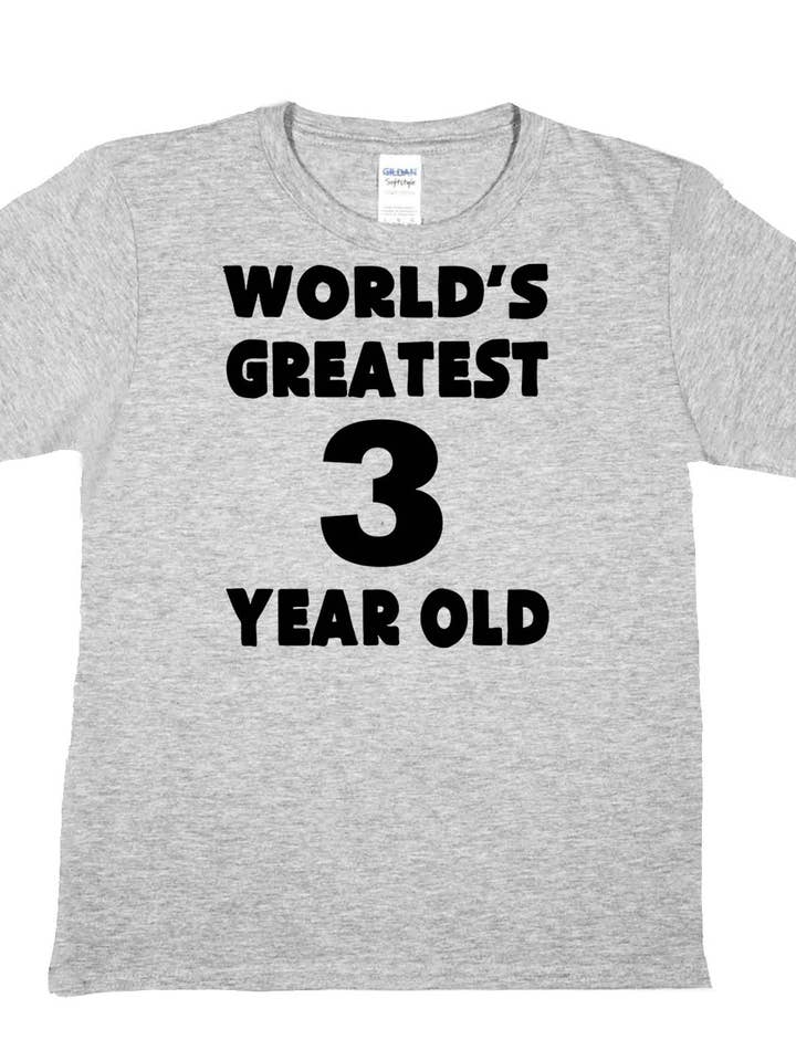 T-Shirt „World's Greatest 3 Year Old Happy Birthday“ zum 3. Geburtstag, Geschenk zum 3. Geburtstag für den Großhandel von Print4U