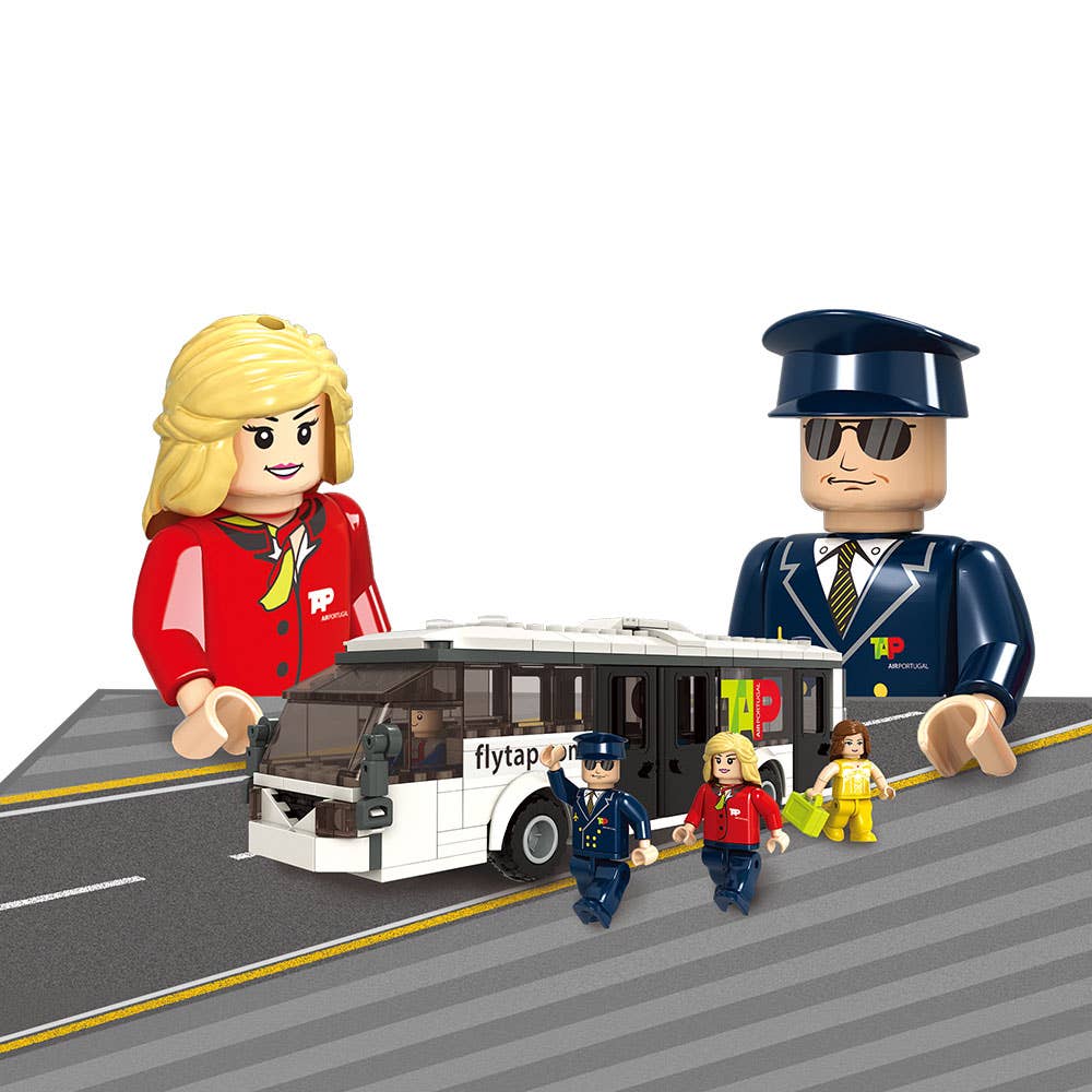 AJ Aguiar - Wholesale Toy Set - Kids - Bus Transport Set + 4 Figures4