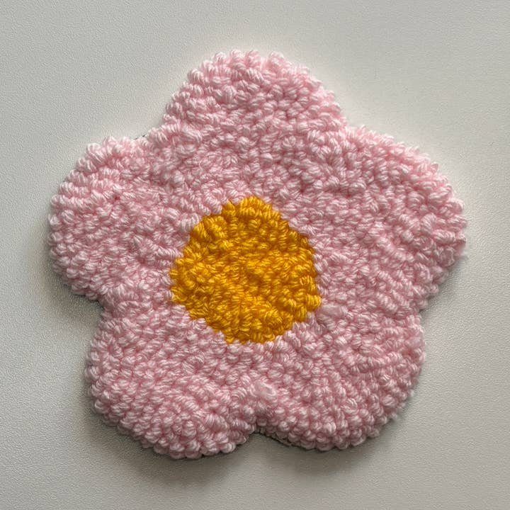 Glasunderlägg - Rosa blomma handtuftad, punch needle, muggmatta för wholesale av The Wolfshop