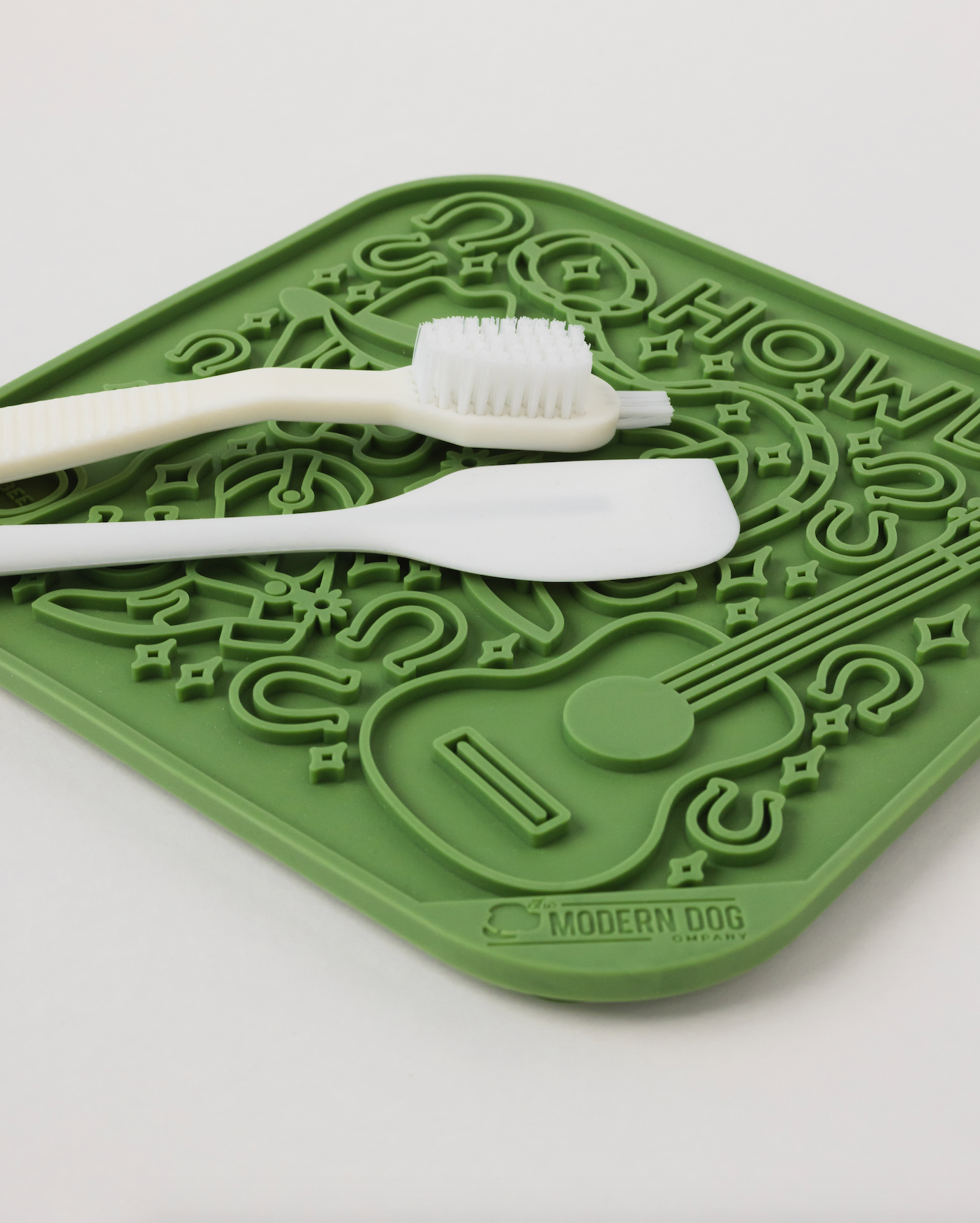 The Modern Dog Company - Wholesale Pet Food Mat - Dog - Howdy Lick Mat3