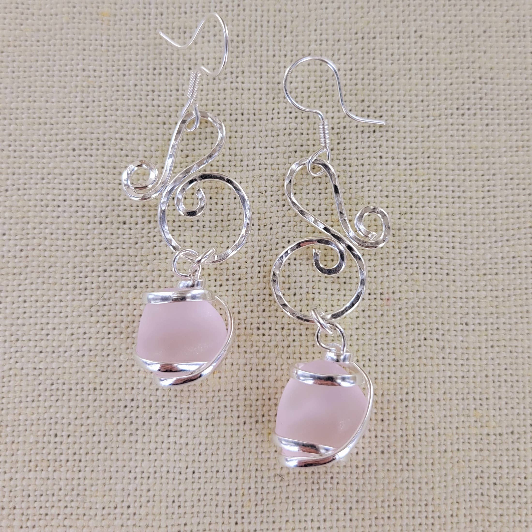 Sadie Green's Jewelry - Vendita all'ingrosso Orecchini pendenti - Orecchino in vetro marino coltivato XCAM-E175