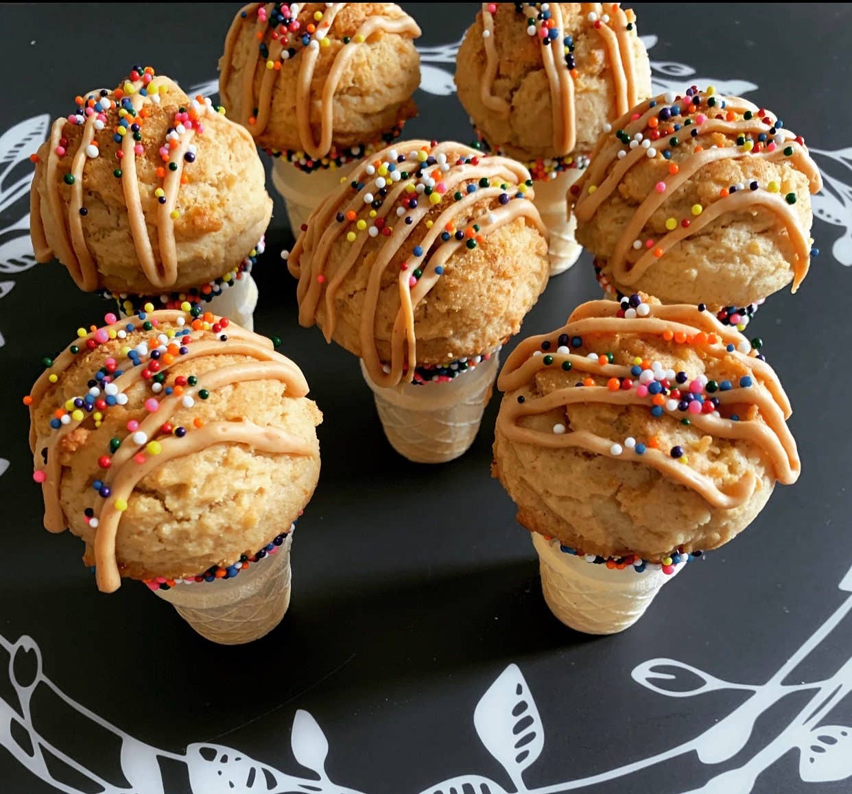 The Blue Cerebus Dog Bakery - Wholesale Pet Treats - Dog - Peanut Butter Haagen Dogz -🐾 TOP DOG PICK 🐾5