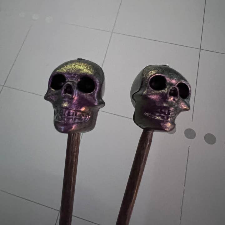 Knitting is Metal – Artigos de tricô/crochê por atacado – Tampões de Agulha de Caveira (Opções de Cores)