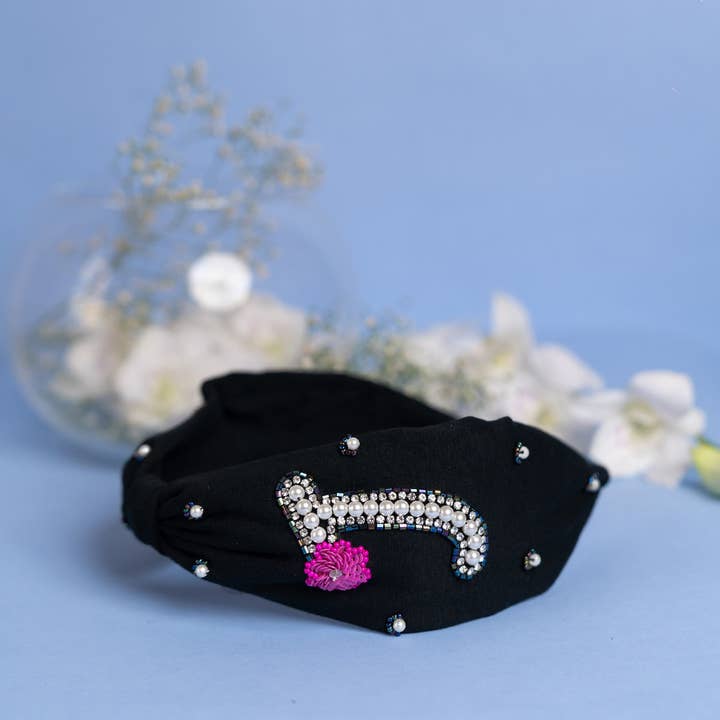 Betty Cooper Initiale Besticktes Stirnband, Schwarz, J für den Großhandel von Elaa