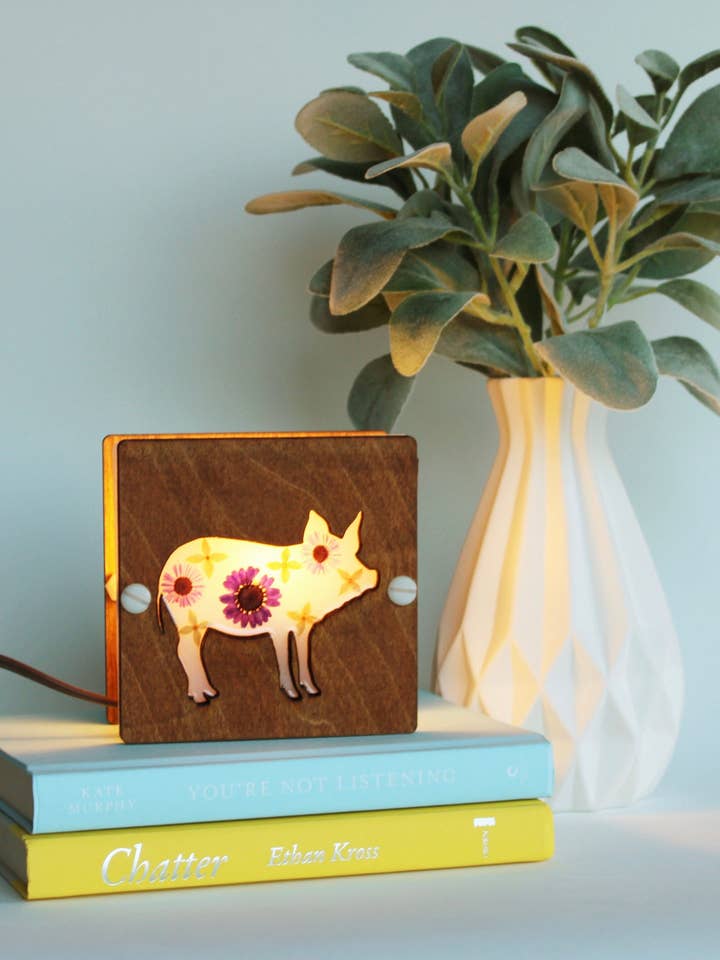 Svinelampe, svinelys, skrivebordslamper, Pig Lover Gift for engroshandel hos Night in Light