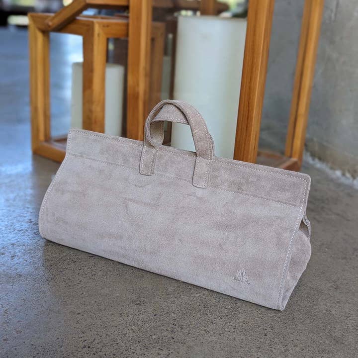 Sac en daim Sakvoyage pour la vente par Thread and Maple