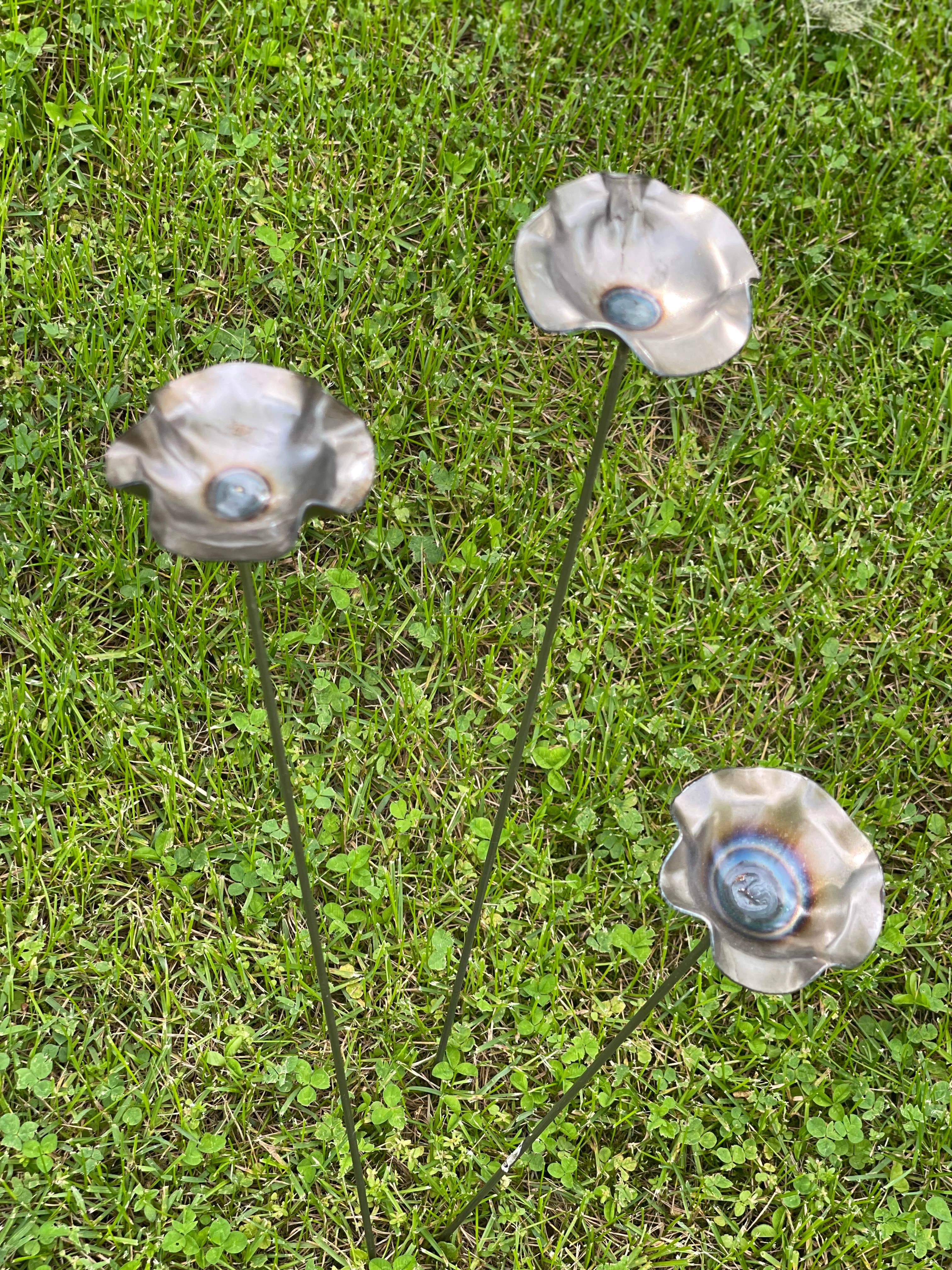 608 The Factory - Wholesale Garden/Lawn Stake - Metal Ribbon Pollinator Cup Flower Set of 24 Flowers 9