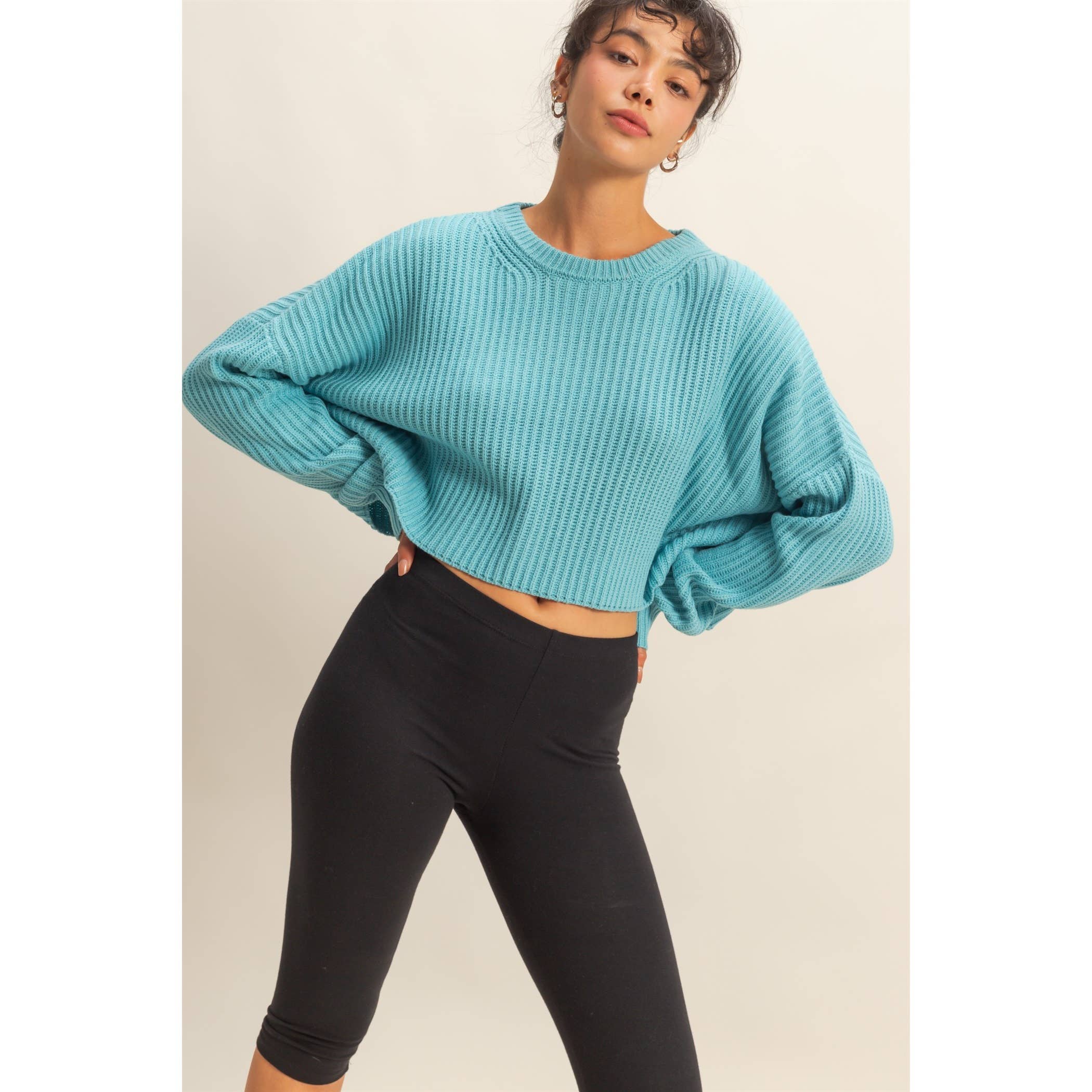 HYFVE – wholesale Shirt – Women’s – Cropped Knit Sweater With Crew Neck2