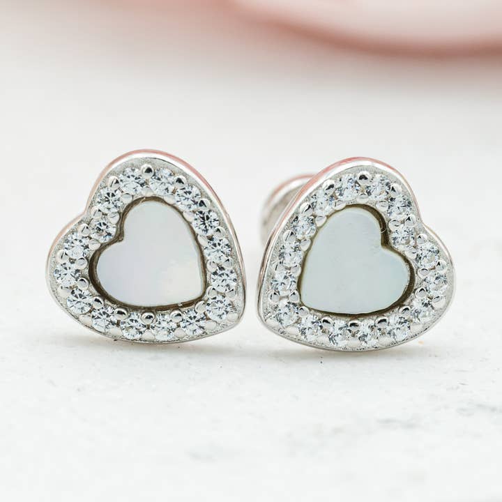 Boucle d'oreille en forme de cœur en forme de nacre en argent sterling, cadeau de Saint-Valentin pour la vente par Cherished Moments
