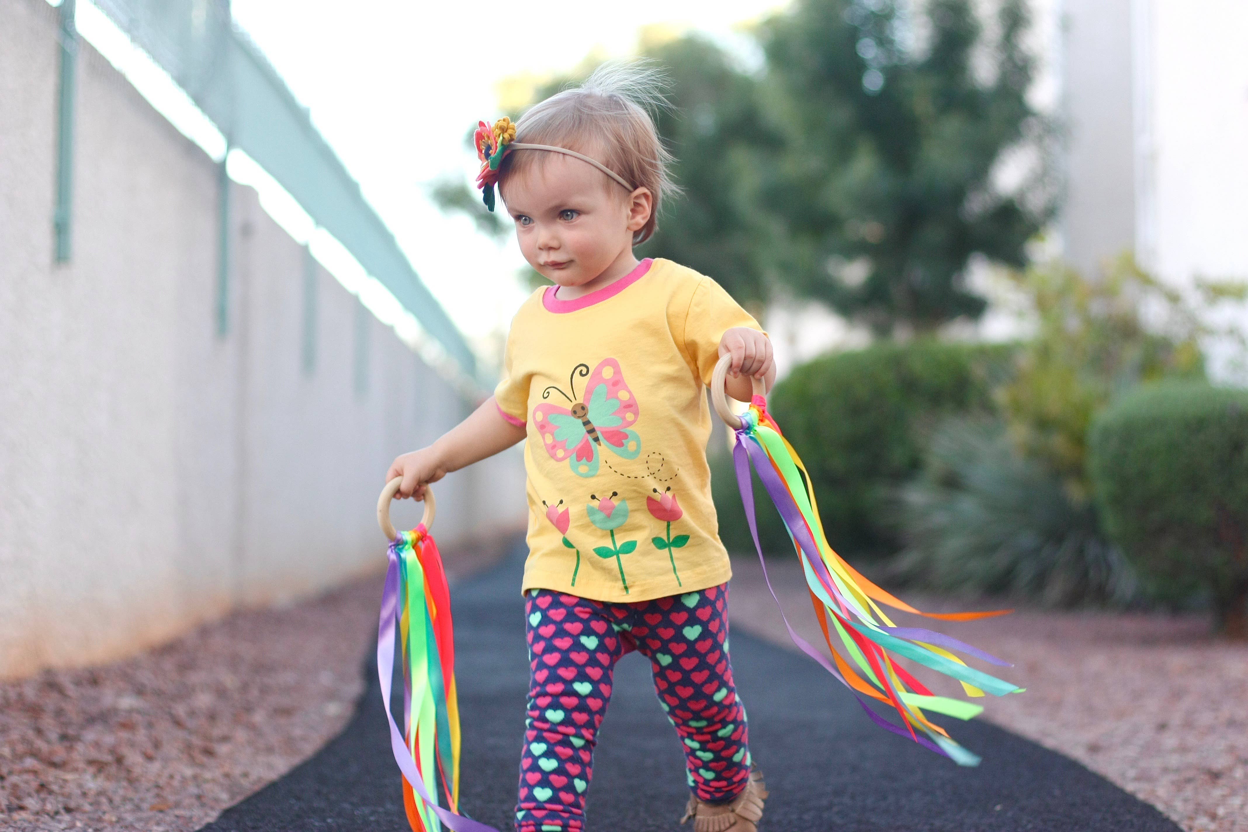 Doodle Pants – Engroshandel T-shirt - Børn – Gul sommerfugl småbørn og børn skjorte3