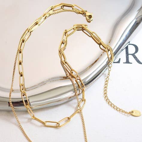 GOLD 18K STAINLESS STEEL TARNISH FREE PEARL NECKLACE | 40NK379 for wholesale on Faire