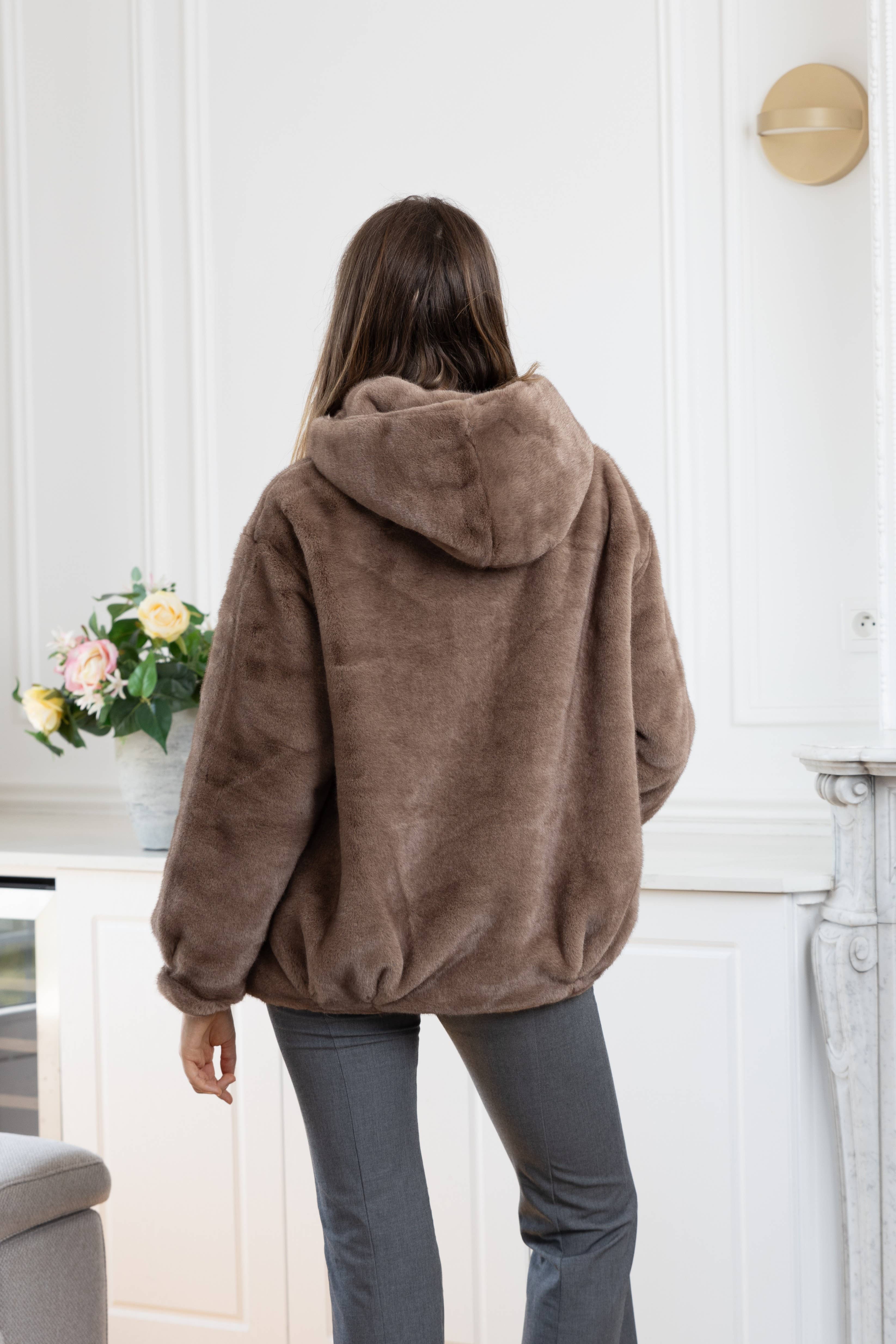 LINETA - Wholesale Fur/Faux Fur Coat - Women's - F-2 Faux fur coat with hood2