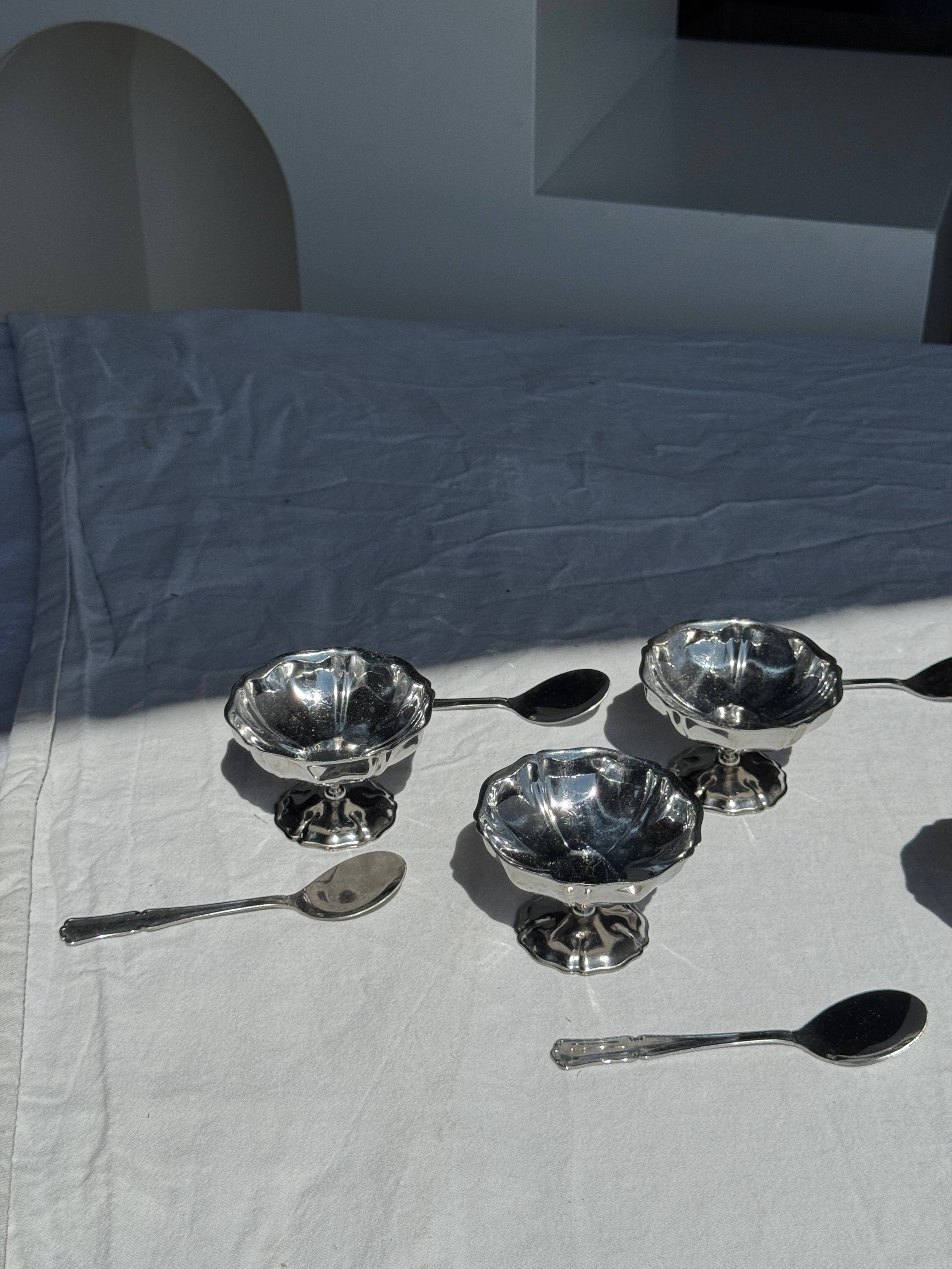 Office Objets - Wholesale Ice Cream Scoop - Vintage box containing 6 bistro ice cream cups5