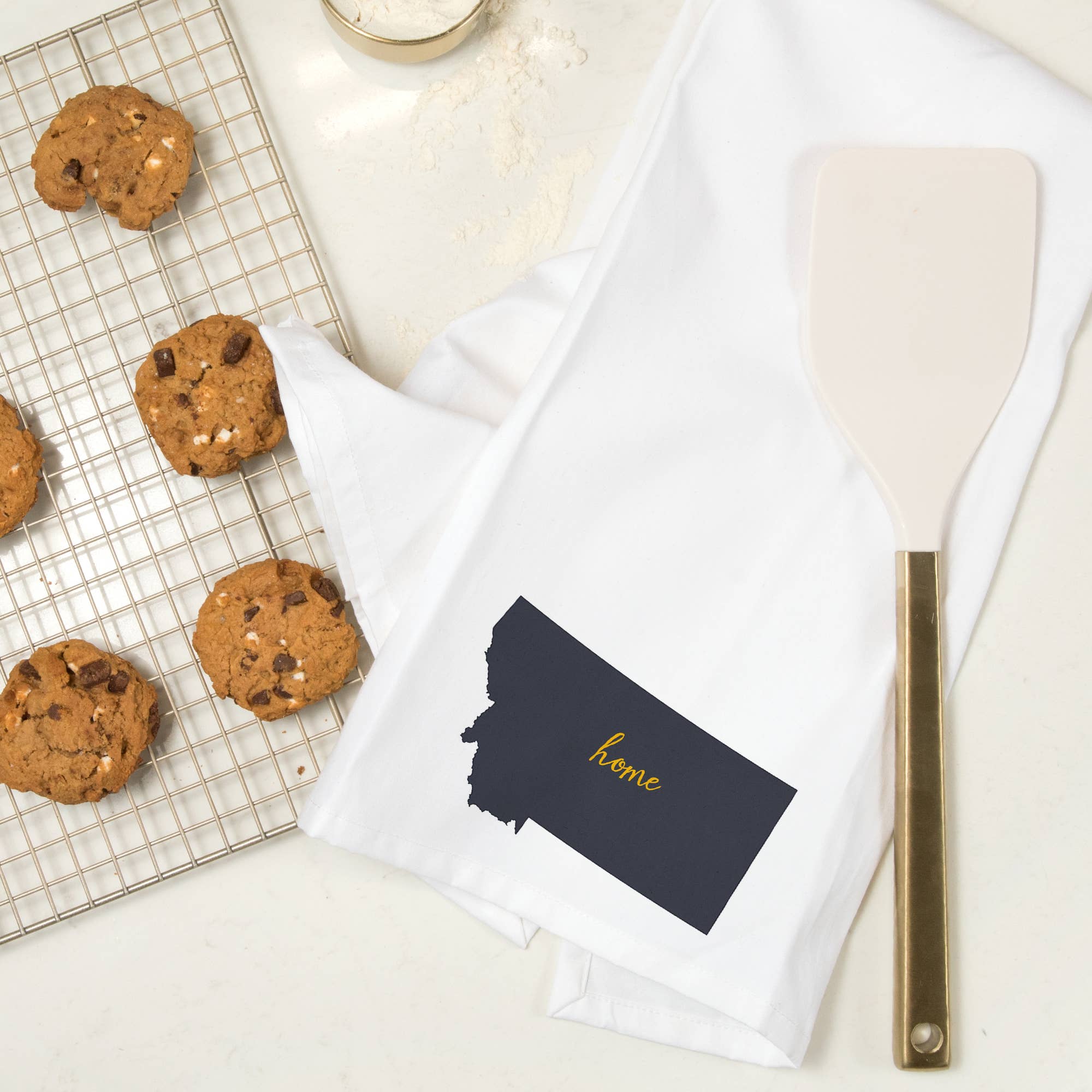 Lantern Press - Wholesale Tea Towel - ORGANIC TEA TOWEL Montana, Home State, Gray on White6