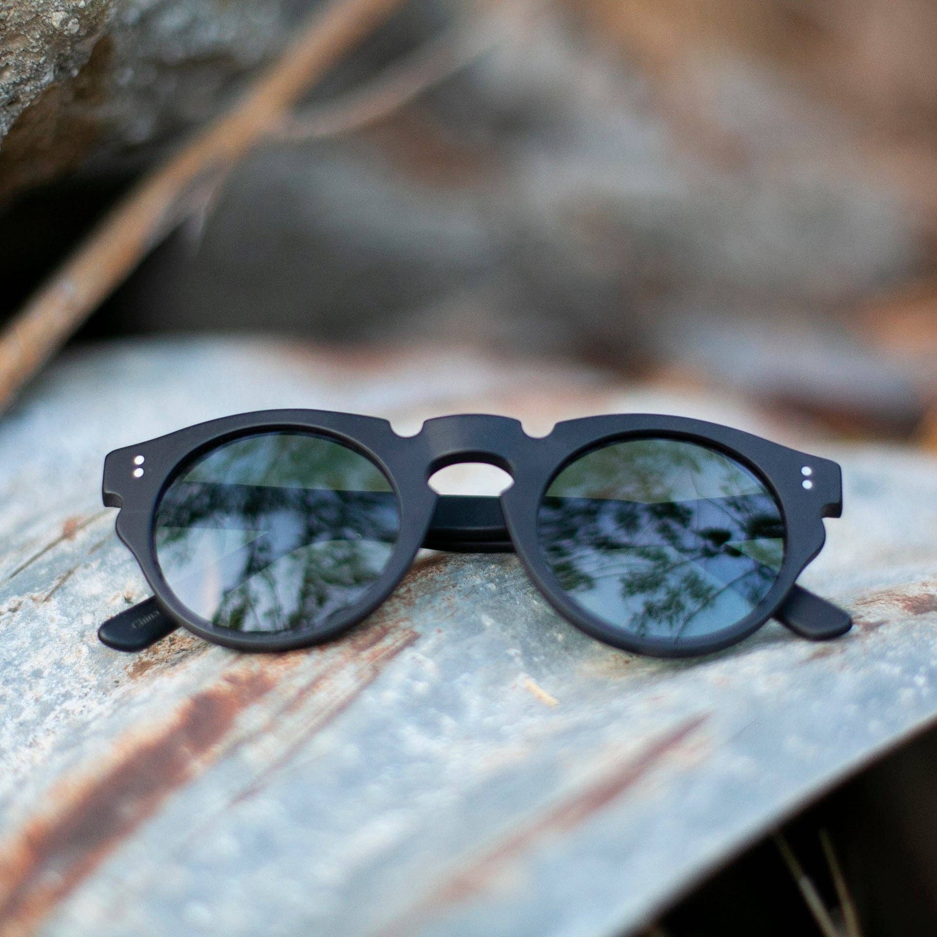 SPARE-SPECS, LLC - Wholesale Sunglasses - Unisex - Polarized Round Edge Sunglass - Tisch4