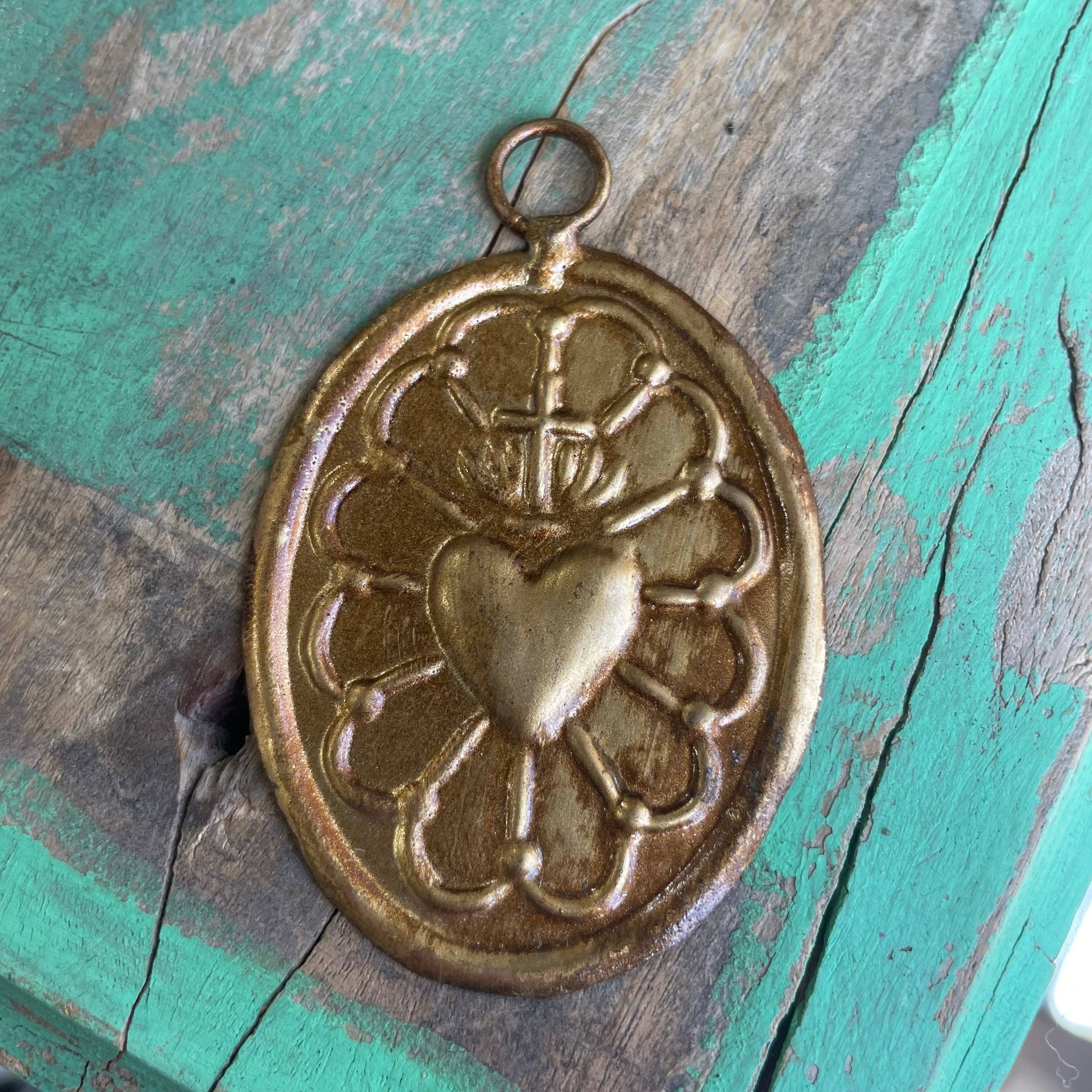 Love and Honor Jesus LLC – Pendente/pingente individual por atacado – Medalhões de latão5