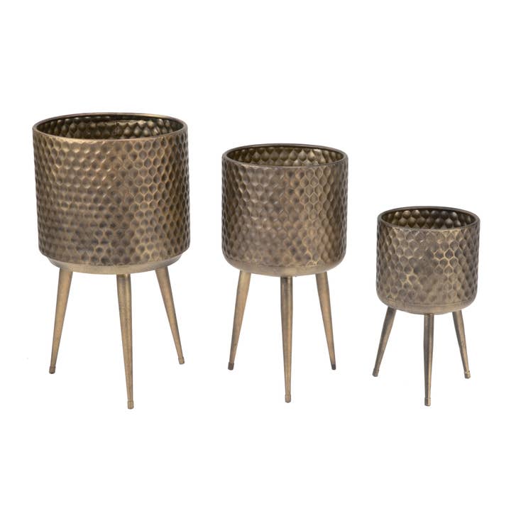 Cubos de basura de metal texturizado - Juego de 3 y otras tendencias de Resultados para contenedores basura al por mayor. Devoluciones gratuitas y condiciones de pago a 60 días en Faire en Faire.