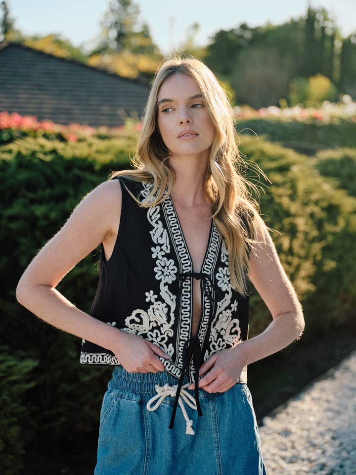 Aaron & Amber - Wholesale Outerwear Vest - Women's - MAJ3105 EMBROIDERED VEST JACKET WITH TIE