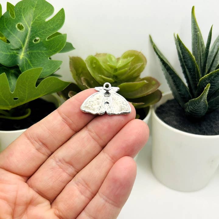 Guerrilla Charm - Wholesale Individual Charm/Pendant - Silver Lunar Moth Charms, 25x17mm2