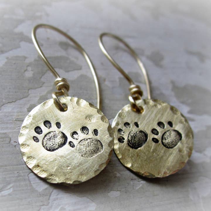 Ohrringe mit Pfotenabdruck aus Messing für den Großhandel von Contempo Jewelry