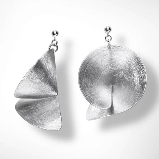 DECIBEL 1 Super lätta aluminium koniska örhängen för wholesale av Chick Boss LLC