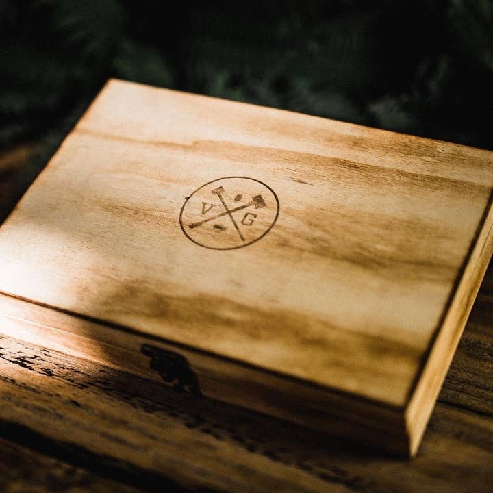 Vintage Gentlemen - Wholesale Humidor/Cigar Accessory - VG Cedar Wood Cigar Box