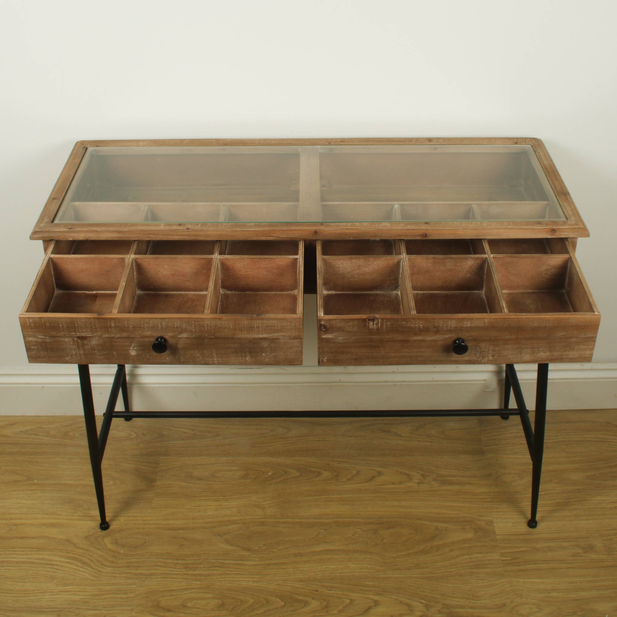 Originals International Ltd – Engroshandel Tebord – Wood Table Crafter – sidebord med glas- og træramme1