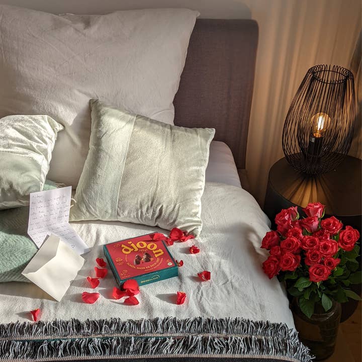 djoon - Wholesale Chocolate Box - Date Pralines: Love Collection (Organic)5