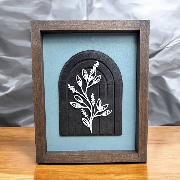 Rustikaler geschichteter Holzblumenbogen | 9x6 handgefertigte Wandkunst für den Großhandel von Faithful Creations Studios