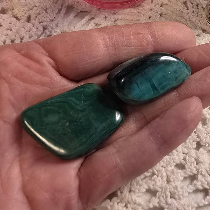 Chaotic Crystal Chick Co. - Wholesale Spiritual Stone/Crystal - Malachite Tumbles0