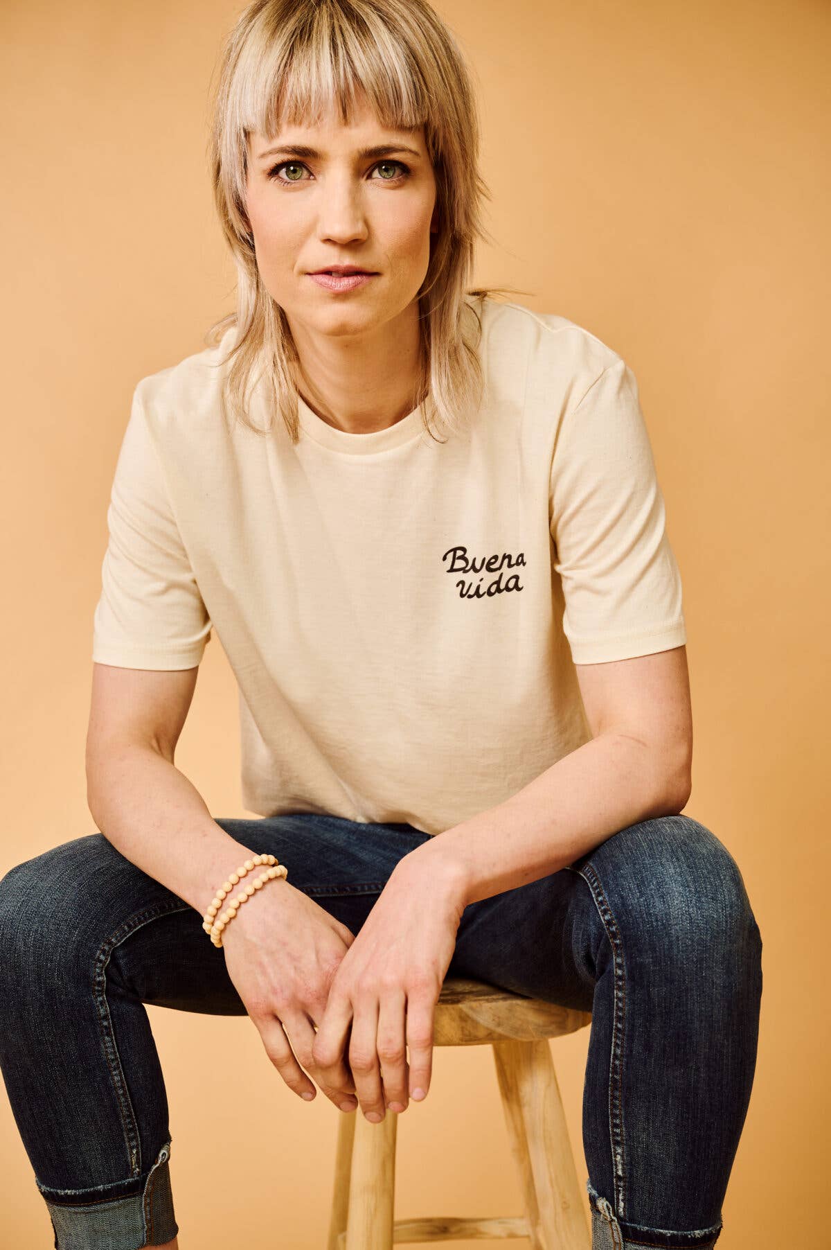 Bonita Republica - Wholesale Screen Printed T-Shirt - Unisex - T-Shirt Buena Vida3