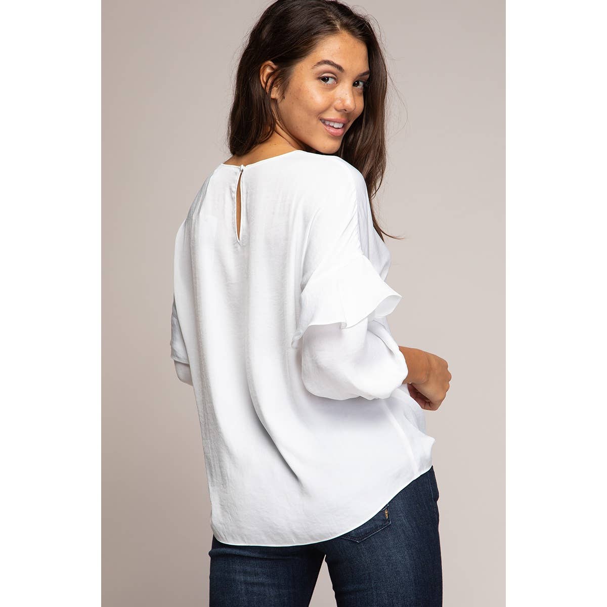 Naked Zebra Rack – wholesale Blus - Dam – Fladdrig blus med volangdetalj3