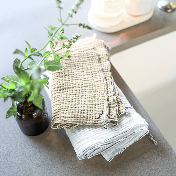 Blackbird Makers - Wholesale Dinner & Cloth Napkin - Bitty Cloth