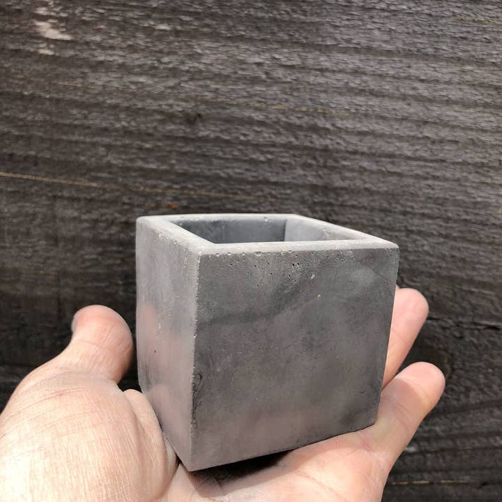 Made By Rheal - Wholesale Plant pot - Small Square Charcoal Colored Concrete Pot1