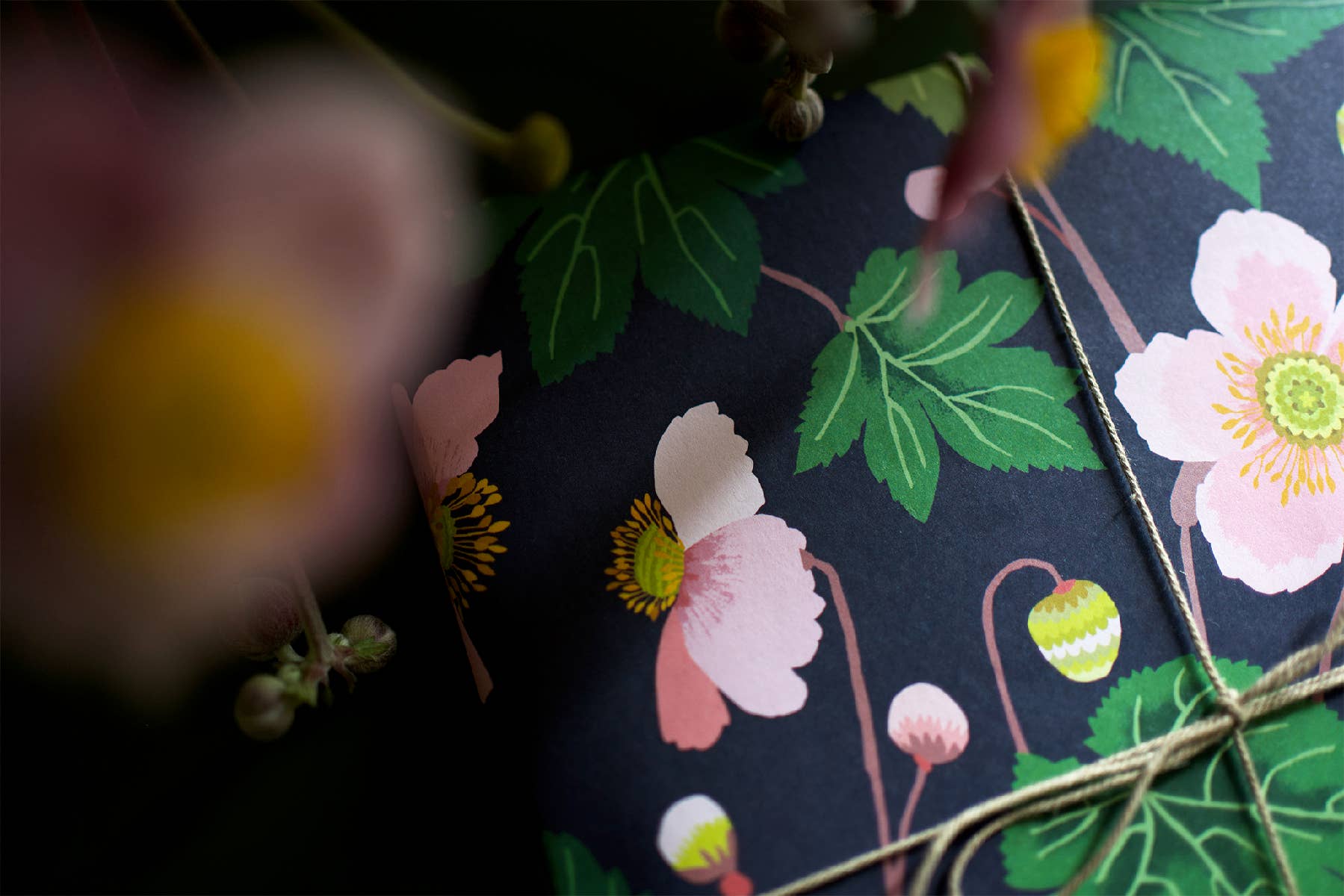 Brie Harrison Ltd – wholesale Flat wrap – Japanese Anemones Gift Wrap 1