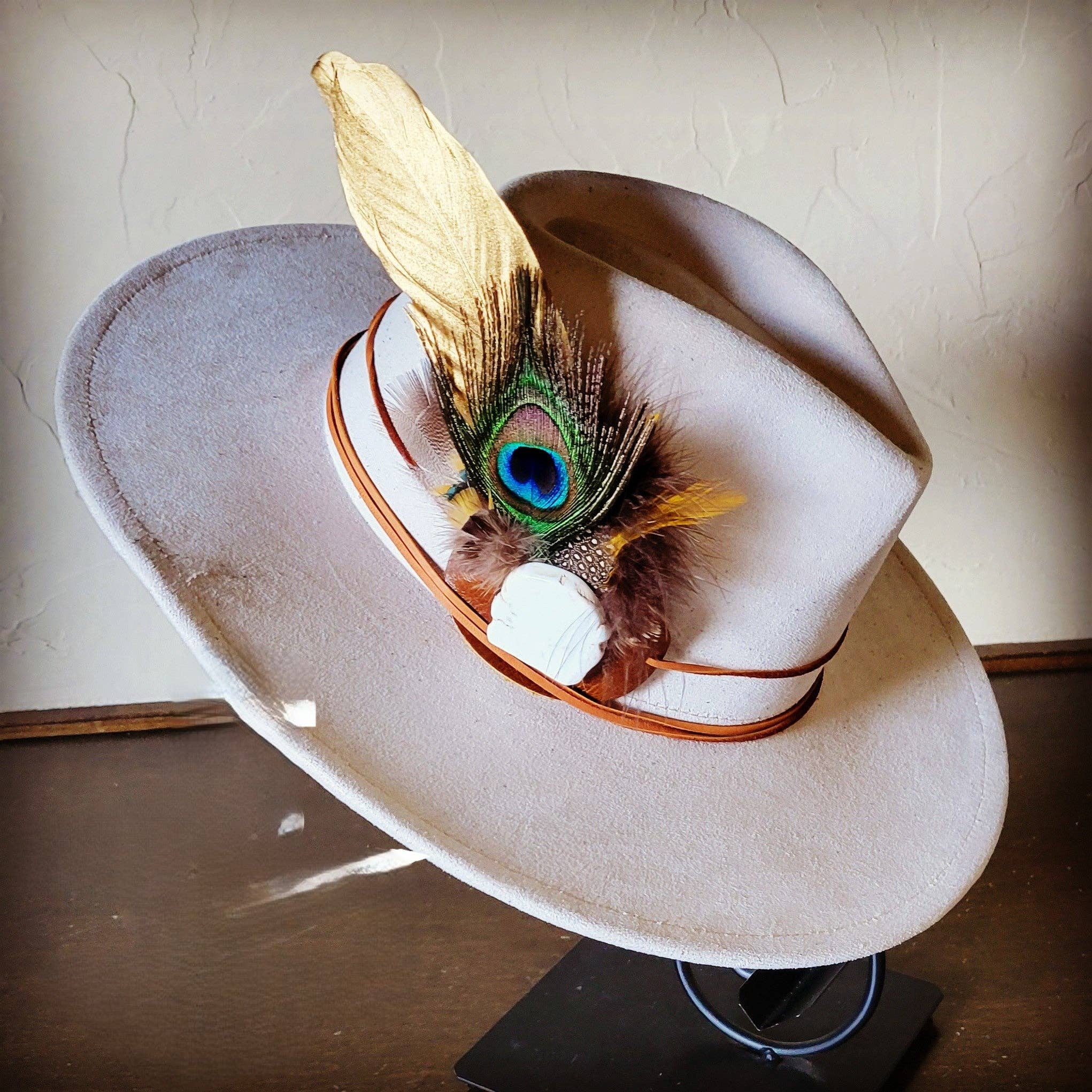 The Jewelry Junkie - Wholesale Hat Accessory - Women's - Peacock/Gold Feather w/ Leather Hat Band (Band Only) 983j1