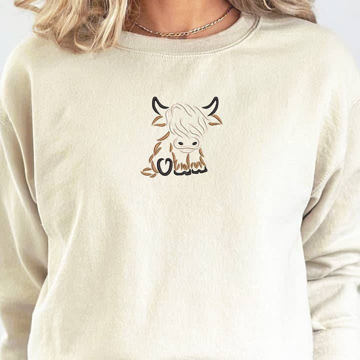 Highland Cow Cute Farm Animal Broderet Sweatshirt for engroshandel hos Kissed Apparel